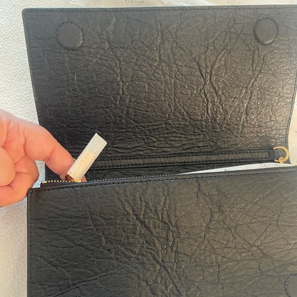 NEW Earth Pebbled Vegan Leather Black Crossbody Handbag w/ Duster - Picture 7 of 16